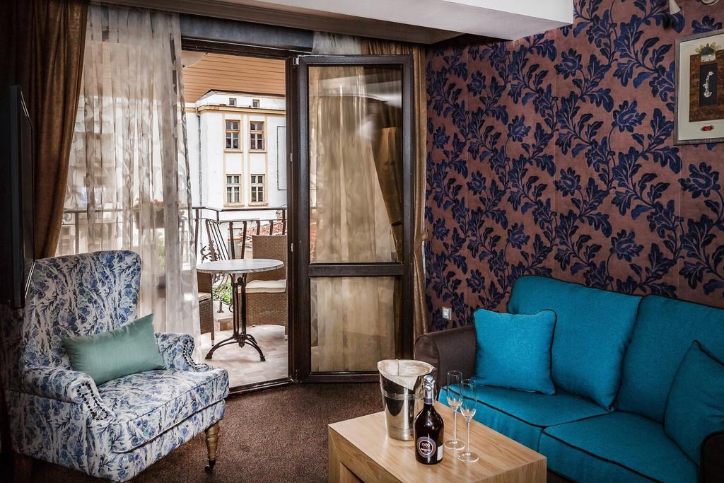 8 1/2 Art Guest House Plovdiv Exterior foto